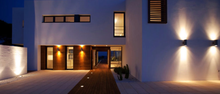Apliques de Exterior: La mejor solución para iluminar una terraza o jardín