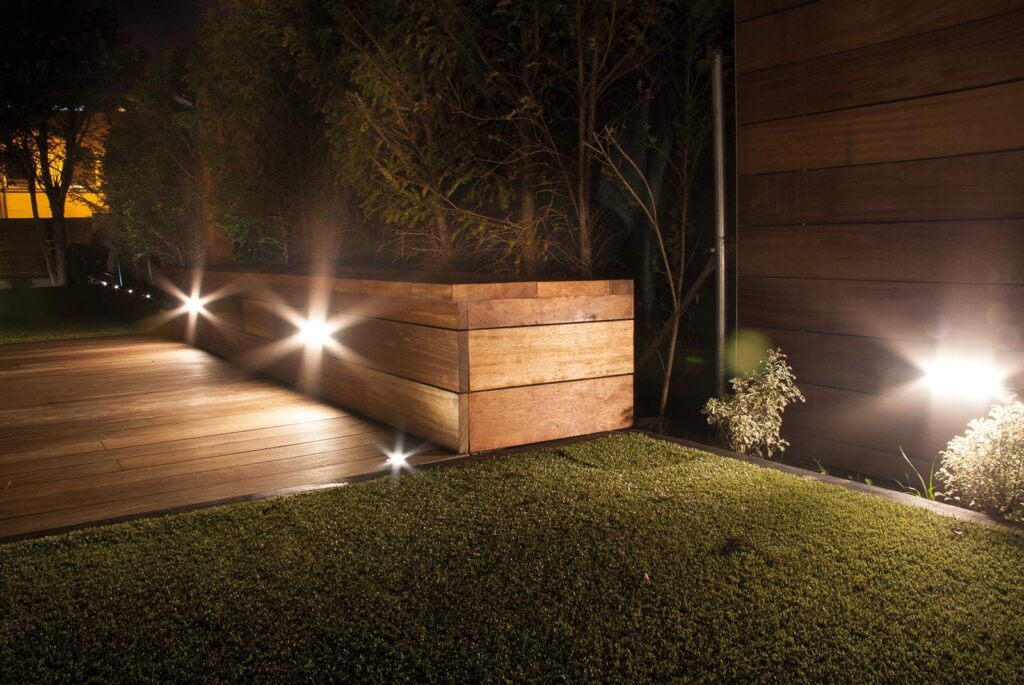 iluminacion jardin noche