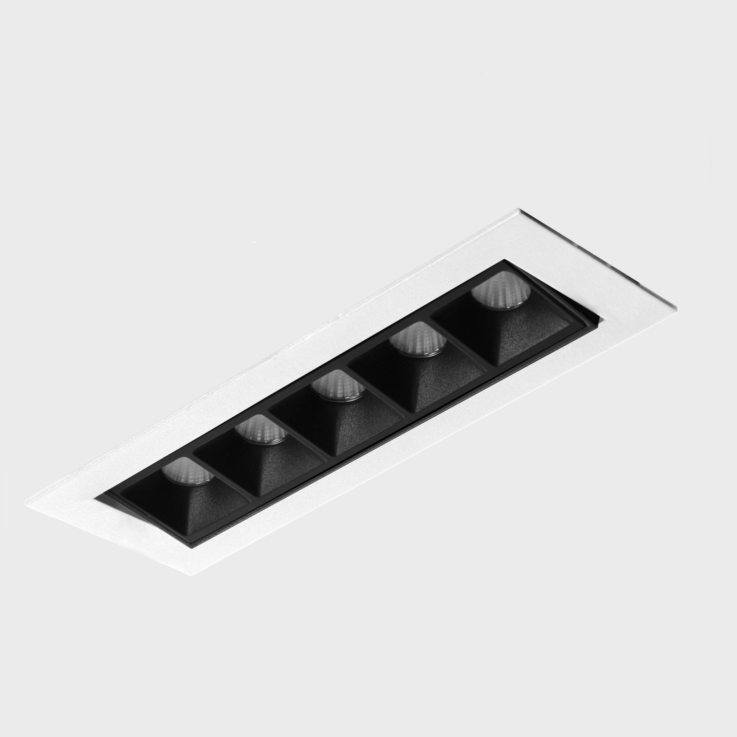 PIC K51301.02.RF .WH BK scaled 10.jpg